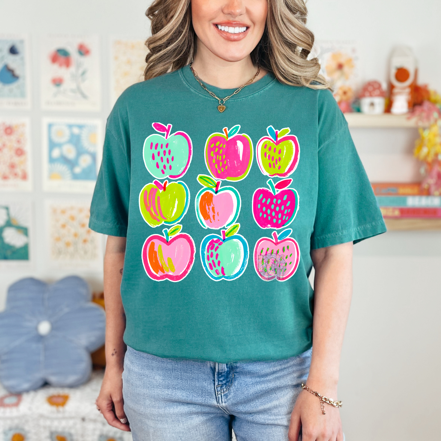 Colorful apple tee